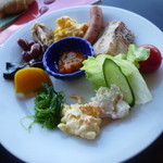 ホテル雲丹御殿 - 朝食バイキングで一通り頂きます