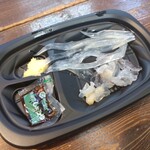 函館朝市 駅二市場 活いか釣り広場 - 