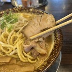 荒川らーめん魂 あしら - 柔らかホロホロチャーシュー。