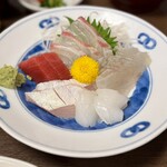 大阪屋 - お造り定食の一部