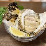 大阪屋 - めっちゃ大きな岩牡蠣