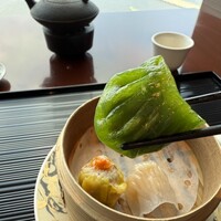 中国料理 カリュウ(ヨコハマ グランド インターコンチネンタル ホテル) - ニラ餃子はモチモチです。