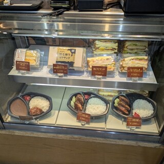 カフェタイム☆です 📍 珈琲タイムス 今回は、新宿駅から徒歩3分の「珈琲タイムス」へ