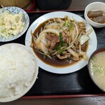 白龍ラーメン - 豚ニラ定食　900円