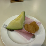 ホテル立山 - メロンとわらび餅