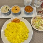 マヤデビ - 3種カレーセット！サラダとドリンクつき