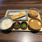 肉豆冨とレモンサワー 大衆食堂 安べゑ - 【2025.7.15(火)】さば塩焼き白身フライ定食（さば塩焼き＋ご飯＋味噌汁＋白身フライ＋惣菜＋漬物）1,208円→1,108円