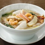 4．海の幸と野菜の五目麺