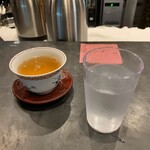 ポンニラペンspice - 初めに出されたスパイスほうじ茶と冷水
