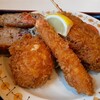 しすい亭 - ミックスフライ定食・税込み1350円・鶏の串カツ、エビフライ、メンチかつ、玉子のクリームコロッケ盛り合わせ