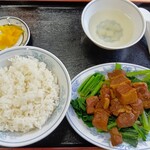 台湾小吃店 慶龍 - 豚肉角煮定食
