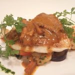 フォン・ド・タナハシ - 2014.9. メインの鮮魚のポワレ（自分の）　いかみその濃い海鮮風味　いろいろ吸ってるお茄子も美味