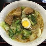 Ramen Rakuraku - 角煮野菜ラーメン　￥650