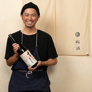 常時100種類の梅酒を、ストーリーや造り手の想いと共にご提供