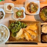 和飲屋 - とり天定食