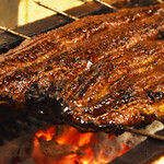 うなぎ家 - うなぎを焼いている所2