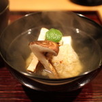 煮物椀：松茸とはも、とうふ