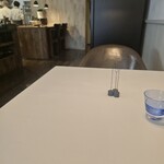 Installation Table ENSO L'asymetrie du calme - 