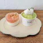 comugi - 桃のミルクプリンとメロンのトライフル