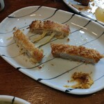 仁亭 - チーズが挟まれた焼きとんかつ