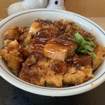 かつや - 寄ってみた　※鰻は真ん中の、2切れのみ