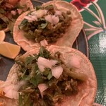 コメルムーチョ - サボテンのタコス