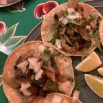 コメルムーチョ - キノコのタコス