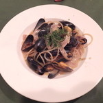 ワインレストラン ドミナス - モンサンミッシェル産　ムール貝ピノノワール　スパゲティ