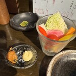串揚げ処 串英 - お通し野菜｡