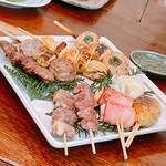 串幸 - 串盛り合わせです。二人分だったかな？