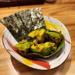 焼鳥 とり藤 - アボガド×塩昆布×ひき肉でユッケ風。味付けのりで巻いて。