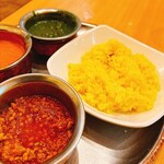 やっぱりインディア - おかわりライス　おもいのほか大盛（汗）