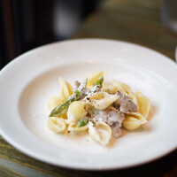 grigio la tavola - 