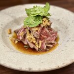 ドラゴン ショクドウ - 牛肉のたたき麻辣ソース