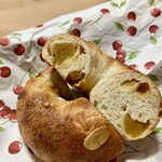 ベーカリー燈 - キャラメル林檎スイートポテト ¥380