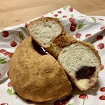 ベーカリー燈 - こしあんとクリームチーズときなこ ¥380