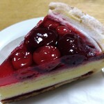 銀座コージーコーナー - 料理写真:チェリーパイ 637円