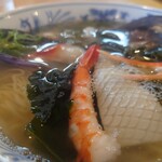 お食事処 十府ヶ浦 - 海鮮ラーメンの醍醐味 メカブが旨さひきたたせてるw