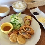プティパ - 9月の「月替わり季節ランチ(600円)」。バランス良くて、食後のオレンジまで出て来て、本当にお得♫