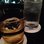 テーブル36 - メーカーズマークをロックスタイルで