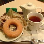 ミスタードーナツ - クラッシュマロンホイップとワッフ（きなこ）と紅茶