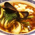 貴麗 - 海鮮入り四川麻辣麺