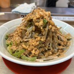 らーめん やまちゃん イッちゃん店 - 初対面です。汁なし麺200gスパイス味