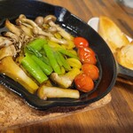 フルムーン - 季節のアヒージョ