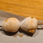 地葉はなれ - 大きなうずら卵