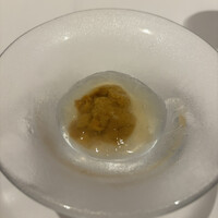 パトゥ - ①小かぶのムース　根室紫うに　トマトのジュレ