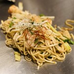 鉄板焼きお好み焼き いずみ - 塩焼きそば
