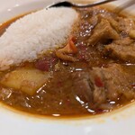 トプカ - ポーク以外に人参ジャガイモなどの野菜も入っています。