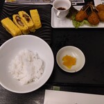 お食事処 多七 - ライスセット（半ライス）鮪メンチカツ串　うまきハーフ　