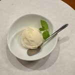 松阪牛炭火焼肉 東海亭 - 